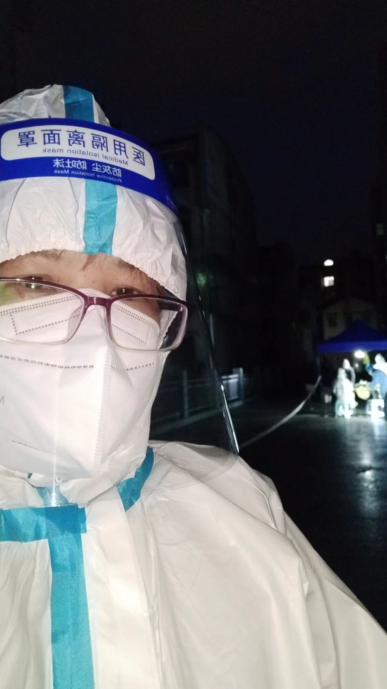 刘伟玲下沉社区参加疫情防控工作 (2).jpg 刘伟玲下沉社区参加疫情防控工作 (2).jpg