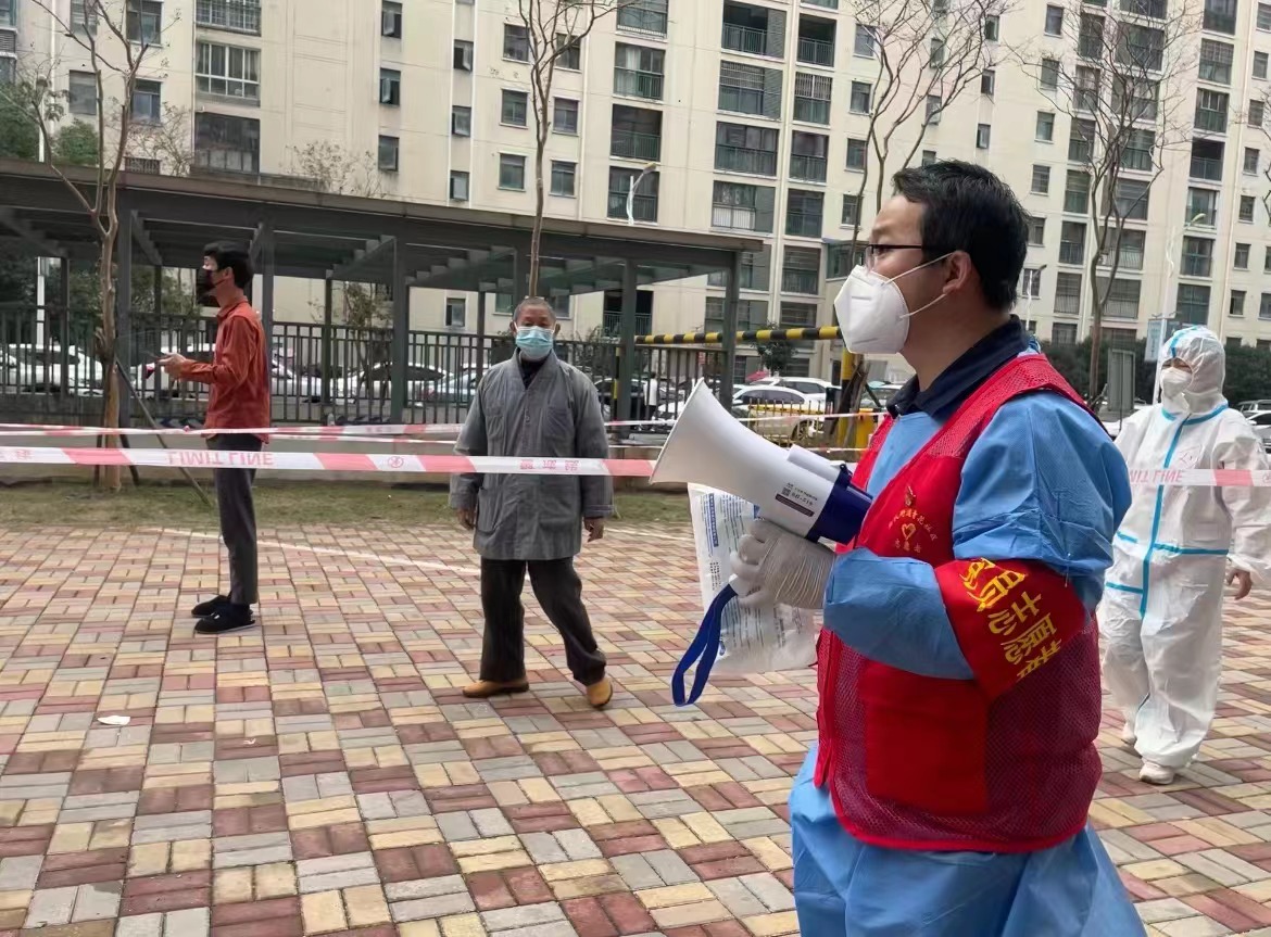 维持核酸检测秩序.jpg 维持核酸检测秩序.jpg