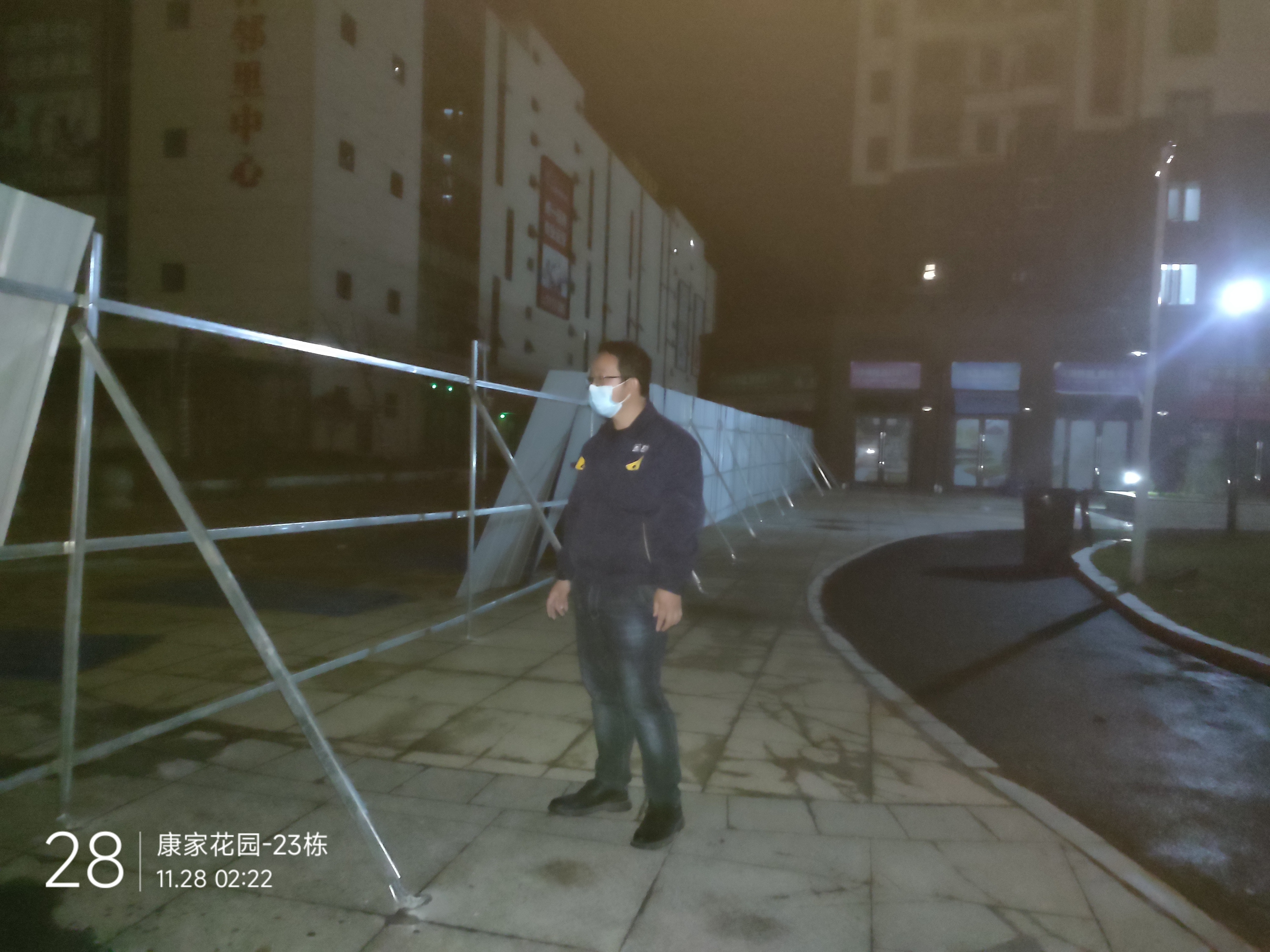 查看27日大风刮倒幼区护栏复原情况.jpg 查看27日大风刮倒幼区护栏复原情况.jpg