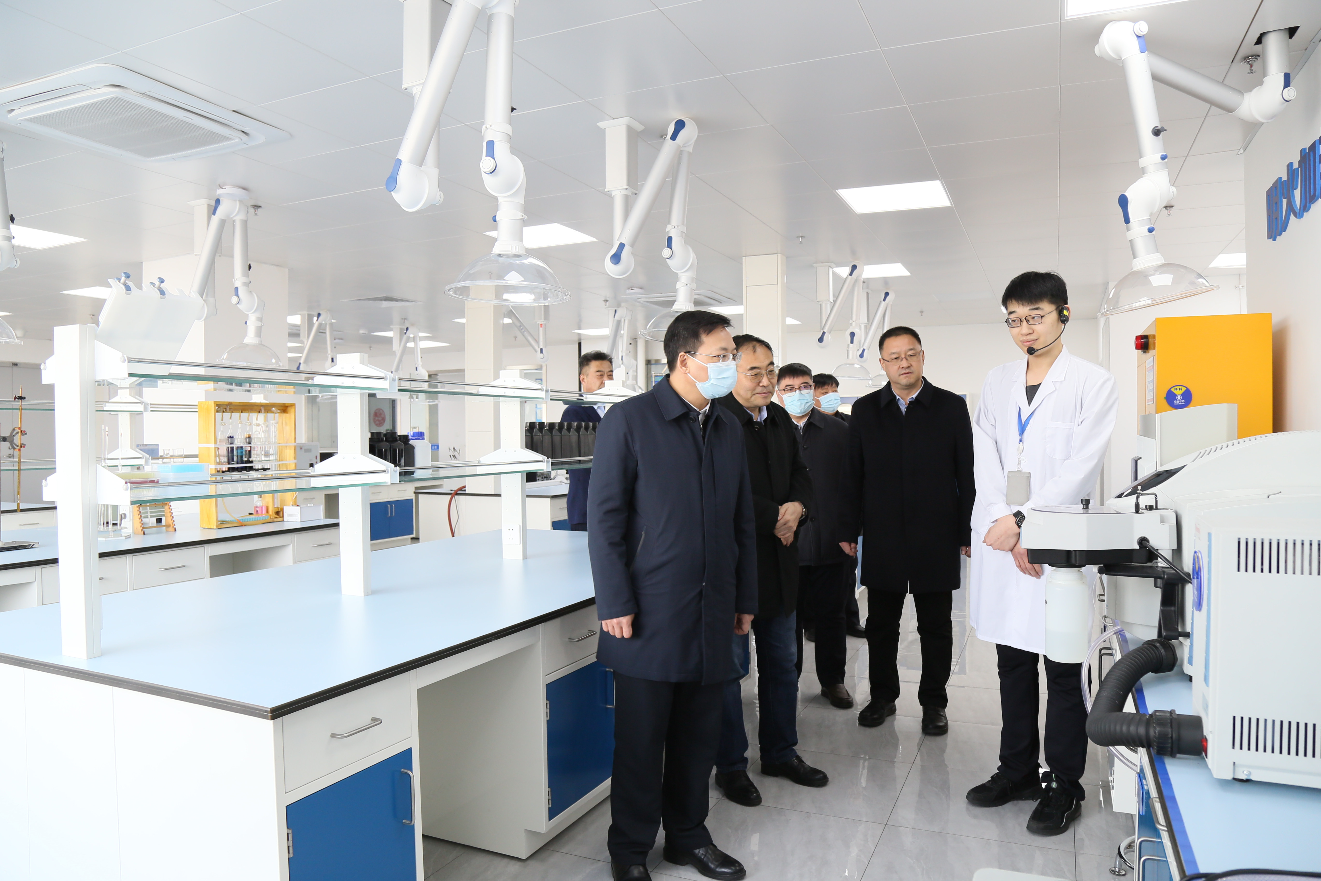 乌海市市委辅导一行至通辽qy千亿钻研院调查 (3).jpg 乌海市市委辅导一行至通辽qy千亿钻研院调查 (3).jpg